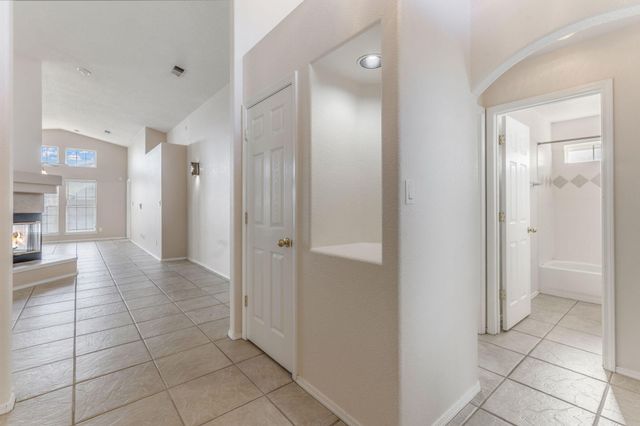 9816 Sierra Morena Street NW, Albuquerque, NM 87114