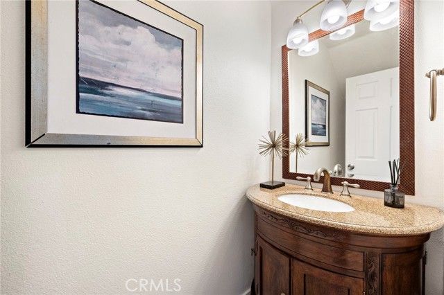 302 San Nicholas Court, Laguna Beach, CA 92651