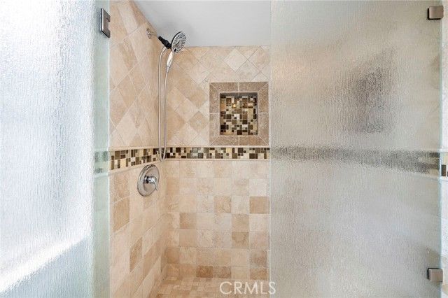 302 San Nicholas Court, Laguna Beach, CA 92651