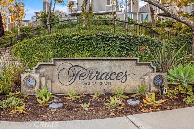 302 San Nicholas Court, Laguna Beach, CA 92651