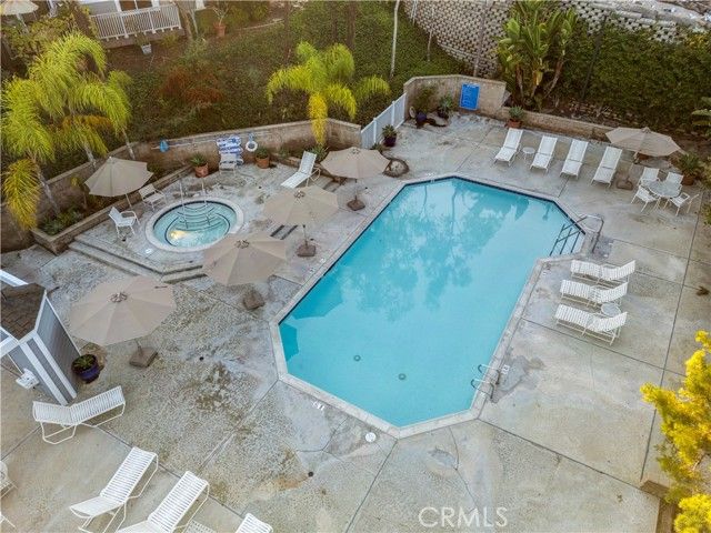 302 San Nicholas Court, Laguna Beach, CA 92651