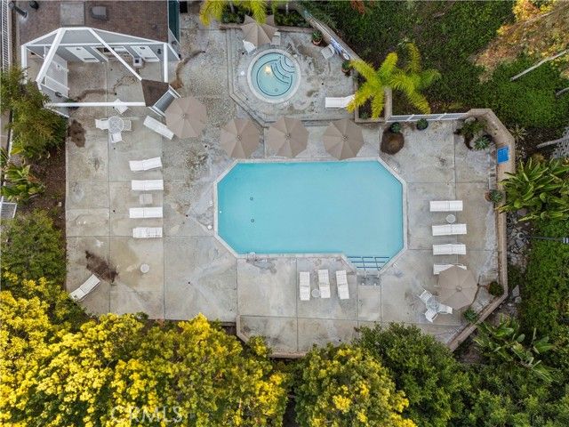 302 San Nicholas Court, Laguna Beach, CA 92651