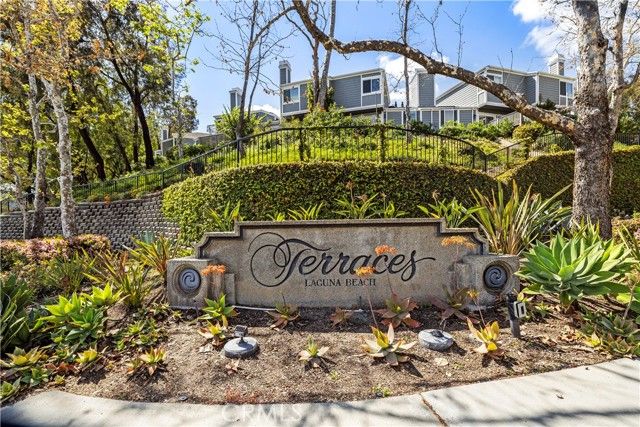 302 San Nicholas Court, Laguna Beach, CA 92651