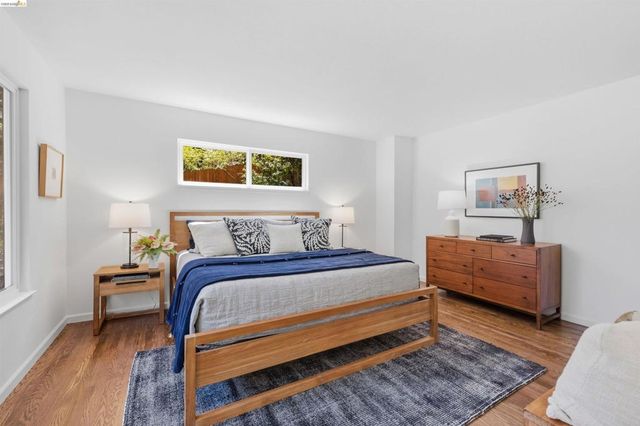 6763 Pinehaven Rd, Oakland, CA 94611