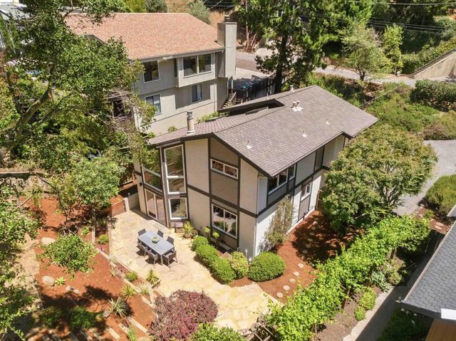6763 Pinehaven Rd, Oakland, CA 94611