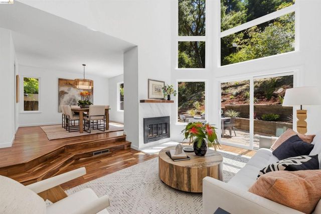 6763 Pinehaven Rd, Oakland, CA 94611