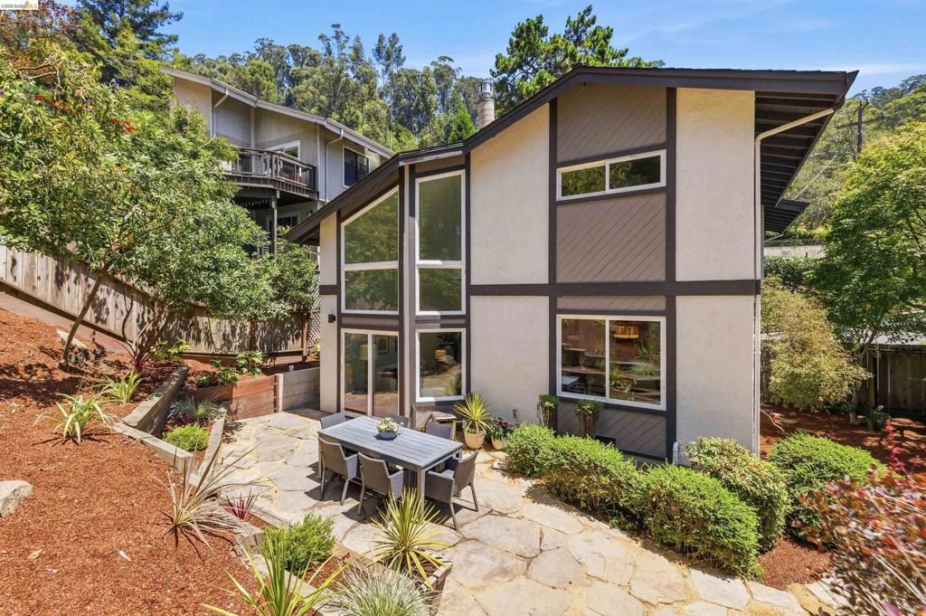 6763 Pinehaven Rd, Oakland, CA 94611