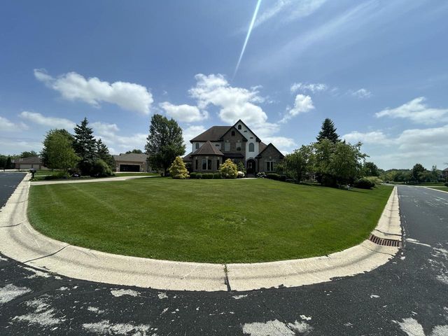 165 Chelsea LANE, Union Grove, WI 53182