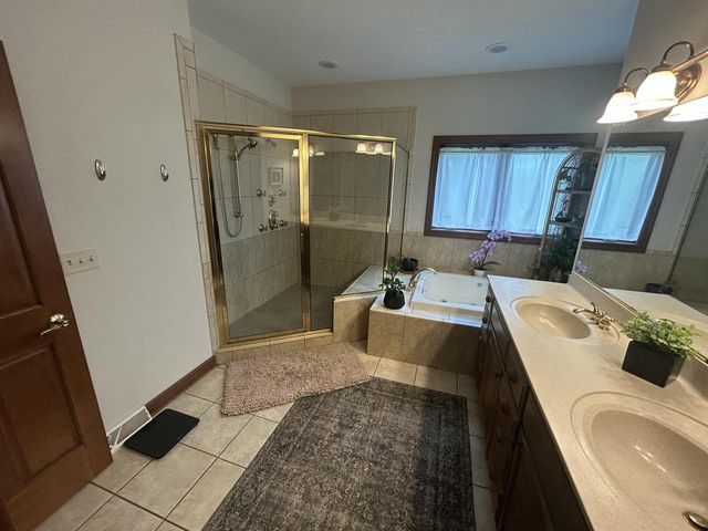 165 Chelsea LANE, Union Grove, WI 53182