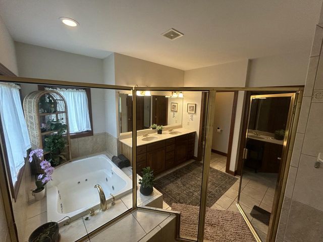 165 Chelsea LANE, Union Grove, WI 53182