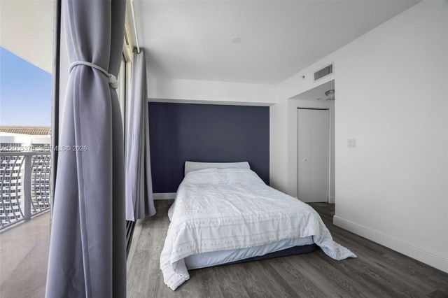 1750 N Bayshore Dr 3801, Miami, FL 33132