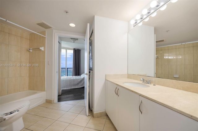 1750 N Bayshore Dr 3801, Miami, FL 33132