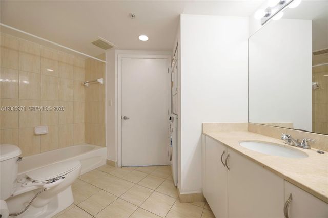 1750 N Bayshore Dr 3801, Miami, FL 33132