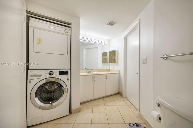 1750 N Bayshore Dr 3801, Miami, FL 33132