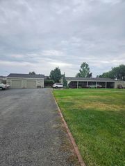318 NW Birch Lane, Madras, OR 97741