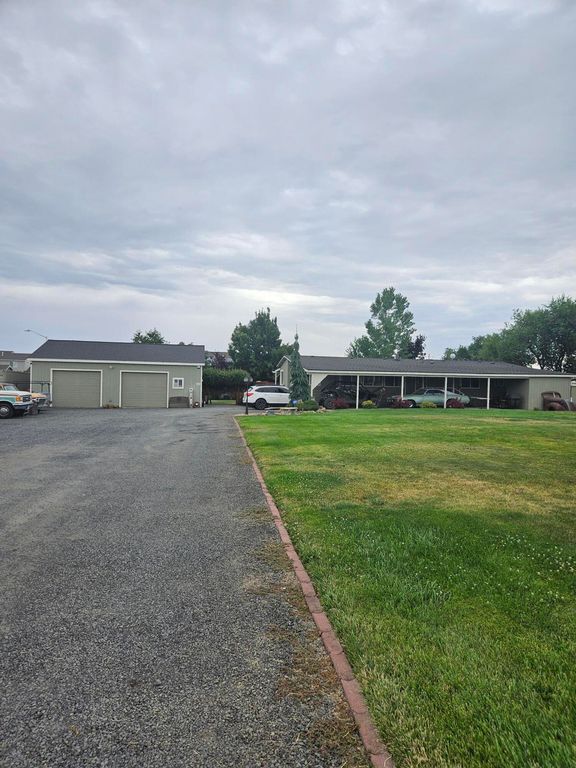 318 NW Birch Lane, Madras, OR 97741