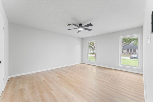15439 Woodhorn Drive, Houston, TX 77062