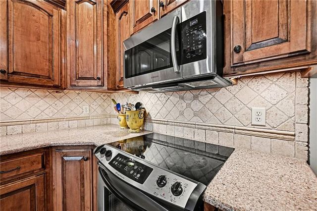 604 Indian Trail Court, Smithville, MO 64089