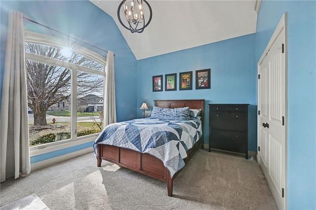 604 Indian Trail Court, Smithville, MO 64089