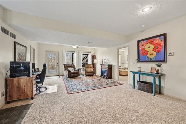 604 Indian Trail Court, Smithville, MO 64089