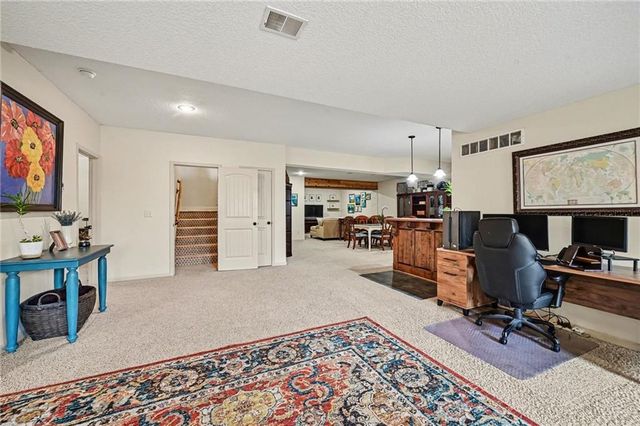 604 Indian Trail Court, Smithville, MO 64089