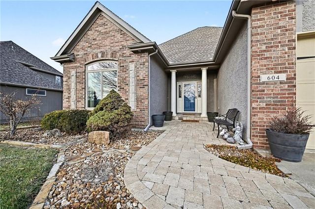 604 Indian Trail Court, Smithville, MO 64089