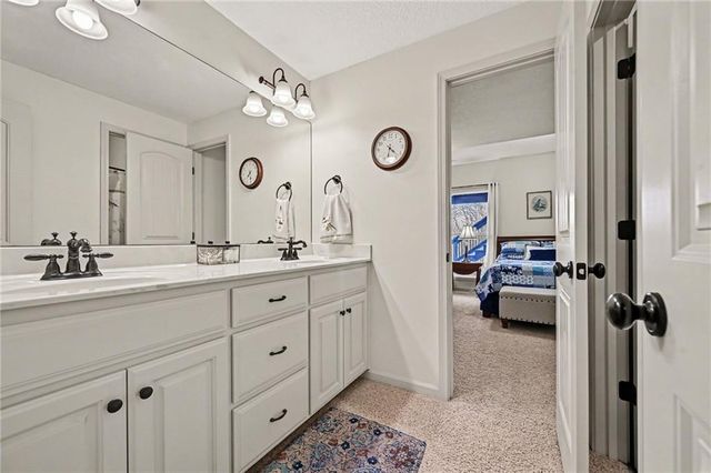 604 Indian Trail Court, Smithville, MO 64089