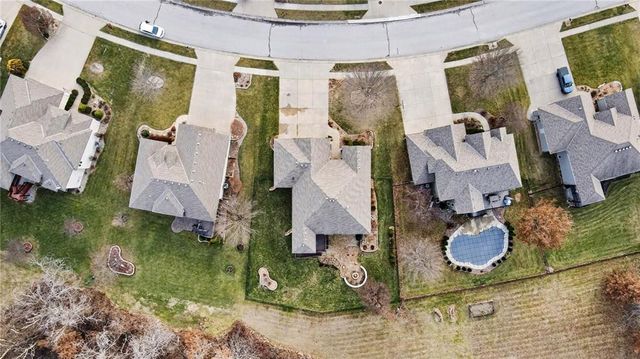 604 Indian Trail Court, Smithville, MO 64089
