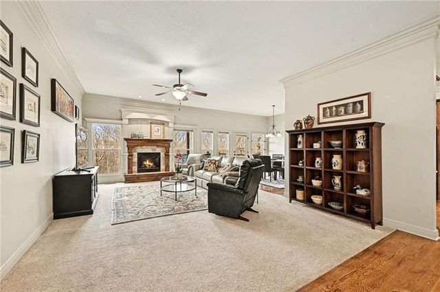 604 Indian Trail Court, Smithville, MO 64089