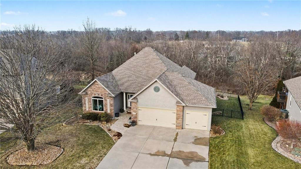 604 Indian Trail Court, Smithville, MO 64089
