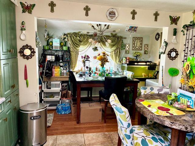 73 Prentice St, Springfield, MA 01104