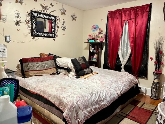 73 Prentice St, Springfield, MA 01104