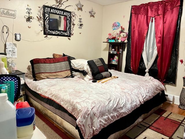 73 Prentice St, Springfield, MA 01104