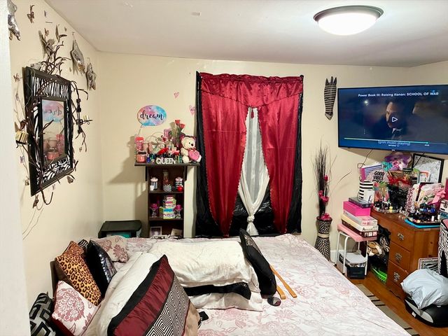 73 Prentice St, Springfield, MA 01104