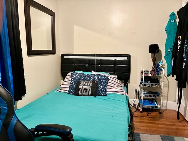 73 Prentice St, Springfield, MA 01104