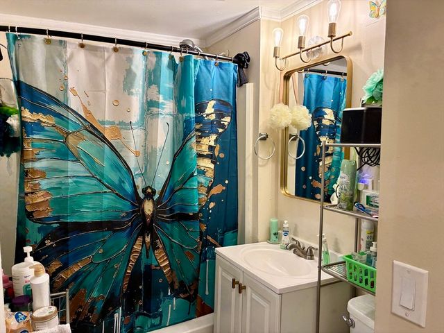 73 Prentice St, Springfield, MA 01104