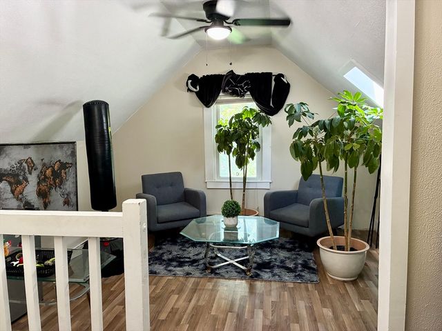 73 Prentice St, Springfield, MA 01104