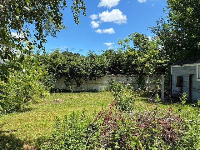 73 Prentice St, Springfield, MA 01104
