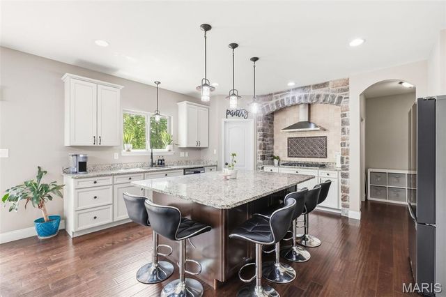 58 Blue Brook Court, O'fallon, MO 63366
