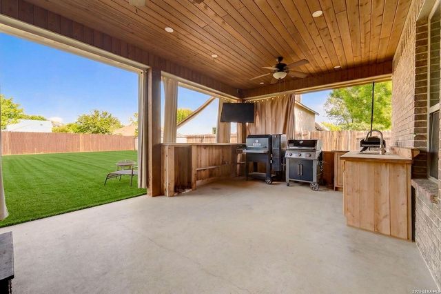 133 Mulhouse, Castroville, TX 78009