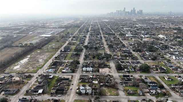 1510 Tarley Street, Houston, TX 77009