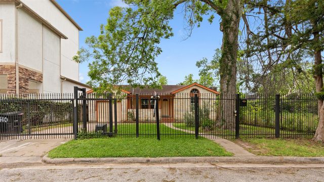 1510 Tarley Street, Houston, TX 77009
