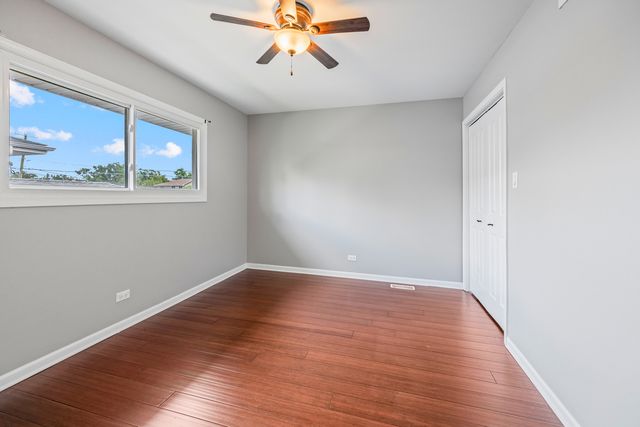 17008 Forest Avenue, Oak Forest, IL 60452