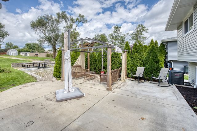 17008 Forest Avenue, Oak Forest, IL 60452