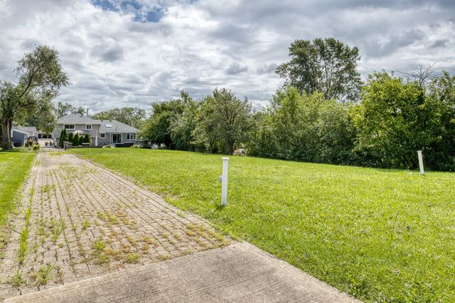 17008 Forest Avenue, Oak Forest, IL 60452