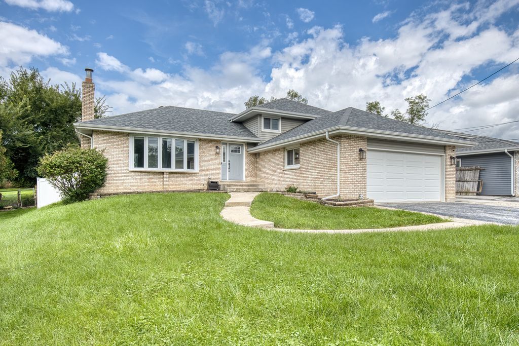 17008 Forest Avenue, Oak Forest, IL 60452