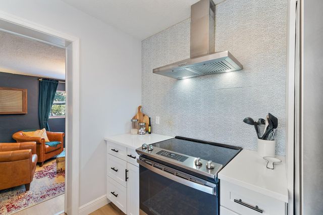 1401 N Lake Court, Lake Clarke Shores, FL 33406