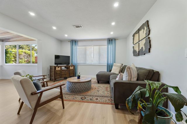 1401 N Lake Court, Lake Clarke Shores, FL 33406