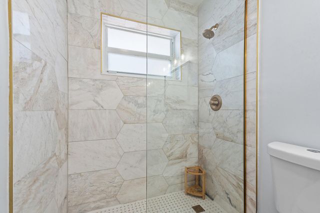 1401 N Lake Court, Lake Clarke Shores, FL 33406