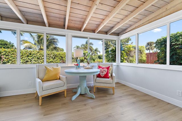 1401 N Lake Court, Lake Clarke Shores, FL 33406